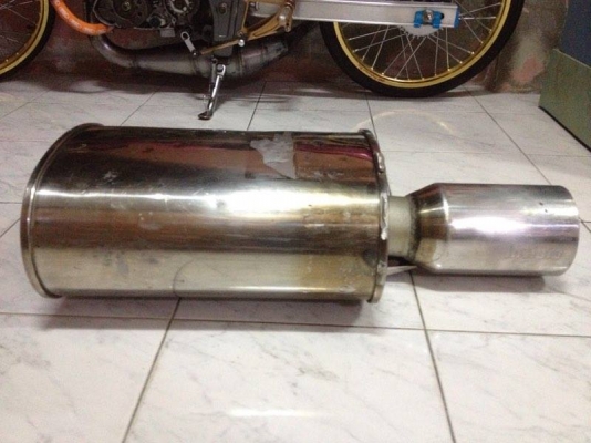 ขายท่อ lnvidia RSR M83-2032  สภาพOK ใส้ตรง+วน ขนาดใส้3.2นิ้ว ถอดออกจากเครือง1Jโบ ปากกว้าง4.5นิ้ว พักกลางยาว15นิ้ว ปลายยาว8นิ้ว ราคา1800บาท โทร0924462525โส กทม