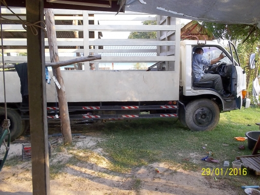 ขายถูก  ๆ  ไม่มีทะเบียน ยาว 5.50 ม.  เครื่อง 110   4 สูบ เอาไปใช้    วิ่งงานได้เลย ราคา 110000 บาทครับ