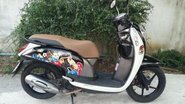 ขาย Honda scoopy i หัวฉีดตัวใหม่ เครื่องเดิมๆ ปกติ วิ่งน้อย สตาร์ทมือ สตาร์ทเท้าปกติ รอบเครื่องเดินนิ่ง ล้อแม็กดำ เกจ์น้ำมัน เกจ์ไมขึ้นปกติ - ชุดสีเดิมๆ ไม่มีแตก แบตใหม่ - ทะเบียนไม่ขาดต่อ ชุดโอนสำเนาบัตรไม่หมดอายุ - รถอยุ่ ถนนสรงประภา แขวงสีกัน เขตดอนเมื