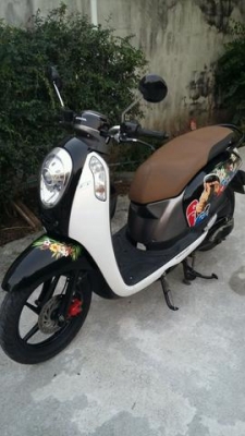 ขาย Honda scoopy i หัวฉีดตัวใหม่ เครื่องเดิมๆ ปกติ วิ่งน้อย สตาร์ทมือ สตาร์ทเท้าปกติ รอบเครื่องเดินนิ่ง ล้อแม็กดำ เกจ์น้ำมัน เกจ์ไมขึ้นปกติ - ชุดสีเดิมๆ ไม่มีแตก แบตใหม่ - ทะเบียนไม่ขาดต่อ ชุดโอนสำเนาบัตรไม่หมดอายุ - รถอยุ่ ถนนสรงประภา แขวงสีกัน เขตดอนเมื