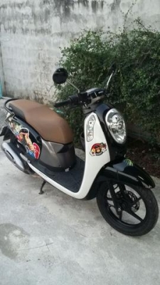 ขาย Honda scoopy i หัวฉีดตัวใหม่ เครื่องเดิมๆ ปกติ วิ่งน้อย สตาร์ทมือ สตาร์ทเท้าปกติ รอบเครื่องเดินนิ่ง ล้อแม็กดำ เกจ์น้ำมัน เกจ์ไมขึ้นปกติ - ชุดสีเดิมๆ ไม่มีแตก แบตใหม่ - ทะเบียนไม่ขาดต่อ ชุดโอนสำเนาบัตรไม่หมดอายุ - รถอยุ่ ถนนสรงประภา แขวงสีกัน เขตดอนเมื