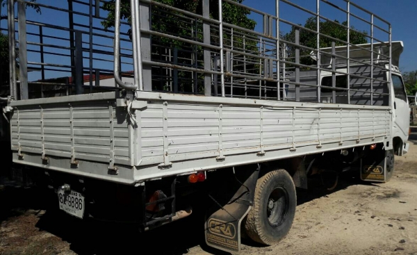 หกล้อ ฮีโน่ KM779 wo4d117แรง ช่วงยาว5.50ม สภาพดีสวยพร้อมใช้งาน ทะเบียนพร้อมโอน มี2คัน ครับท่าน