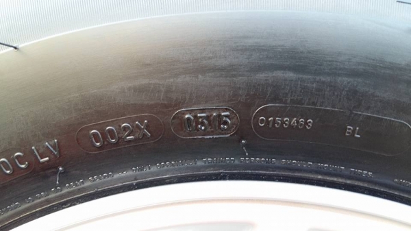 ขายแม็กป้ายแดง vigo/fortuner 17"  ยางปี15 สนใจติดต่อ ตาเล็ก ล้อและยาง 081-3747940