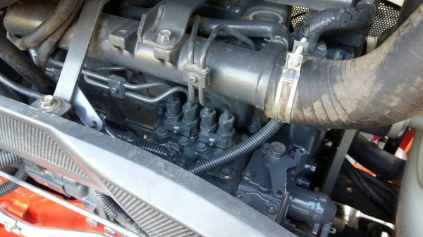 คูโบต้า L4708 4 WD พร้อมใบมีดตราช้าง