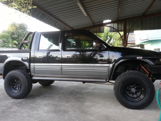 ขาย ISUZU DRAGON 4ประตู 3.0 เกียร์ธรรมดา4WD ปี2002