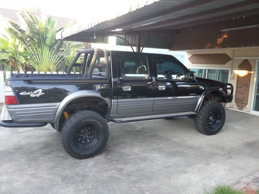 ขาย ISUZU DRAGON 4ประตู 3.0 เกียร์ธรรมดา4WD ปี2002