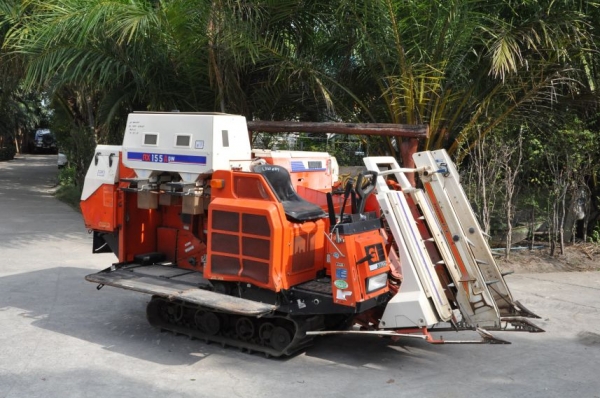 ขายรถเกี่ยว นวดข้าวkubota RX155 ดีเซล3สูบ แรง สวยเดิมจากญี่ปุ่น 58,000เท่านั้น!!