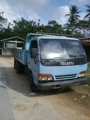 รถอีซูซู 6 ล้อดั้ม NPR 120 แรงม้า.    สนใจติดต่อ  081 - 6079515