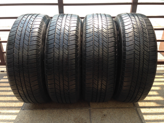 ยาง Bridgestone 265 65 17 ปี13 ดอกเต็ม ไม่มีปะ ใช้กันยาว ราคาไม่แพง