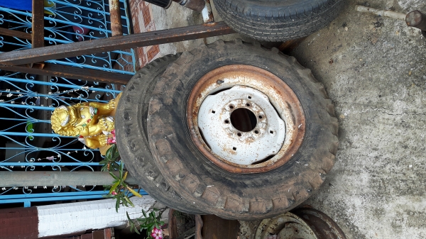 ขายครับกะทะล้อหน้าฟอด พร้อมยางขอบ18 เก่านอก