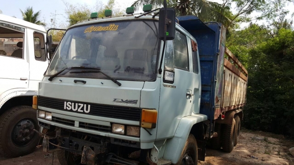 ขายด่วน 10ล้อดั้ม ISUZU ROCKY 175 ดั้ม ช่วงล่าง195 มีชโลร์อินเตอร์ คัชชีสวย ยางพร้อมใช้งานทั้งสิบเส้น เอกสารพร้อมโอน
