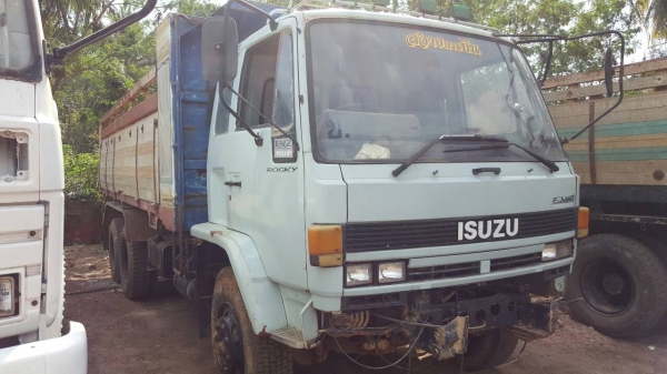 ขายด่วน 10ล้อดั้ม ISUZU ROCKY 175 ดั้ม ช่วงล่าง195 มีชโลร์อินเตอร์ คัชชีสวย ยางพร้อมใช้งานทั้งสิบเส้น เอกสารพร้อมโอน
