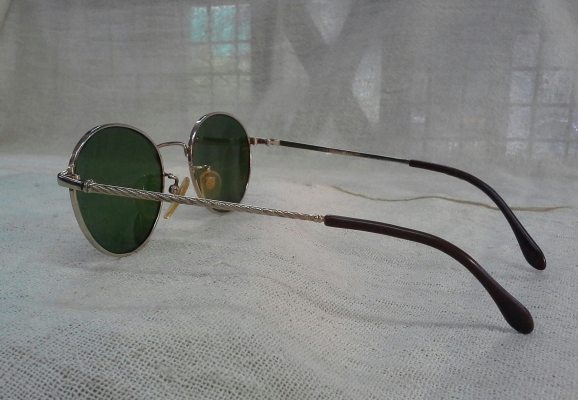 แว่นตาคลาสสิคทรงหยดน้ำ YOUNG Charmant made in Japan