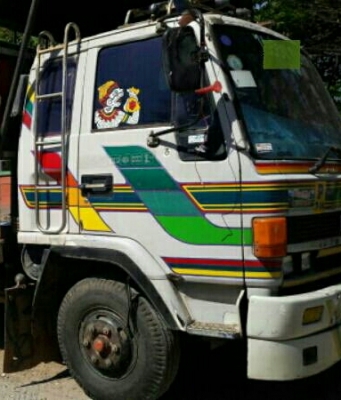 หกล้อ อีซูซุ FRR12L175โบว์ ช่วงย่าว6.20ม สภาพดีสาพบางเดิมพร้อมใช้งาน หกล้อ อีซูซุ FRR12L175โบว์ ช่วงย่าว6.20ม สภาพดีสาพบางเดิมพร้อมใช้งาน