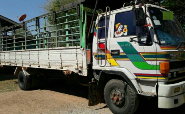 หกล้อ อีซูซุ FRR12L175โบว์ ช่วงย่าว6.20ม สภาพดีสาพบางเดิมพร้อมใช้งาน หกล้อ อีซูซุ FRR12L175โบว์ ช่วงย่าว6.20ม สภาพดีสาพบางเดิมพร้อมใช้งาน