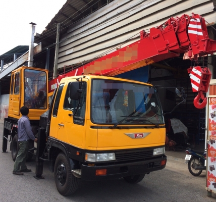 ขาย รถเครน6ล้อ 7ตัน Kato ทะเบียนพร้อม รถทำงานอยู่