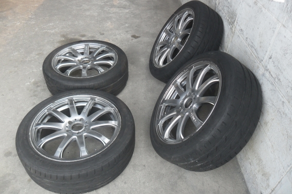 ล้อแม็ก17นิ้ว5รู100 พร้อมยาง สวยๆ 4 ล้อ ราคา 7900 บาท