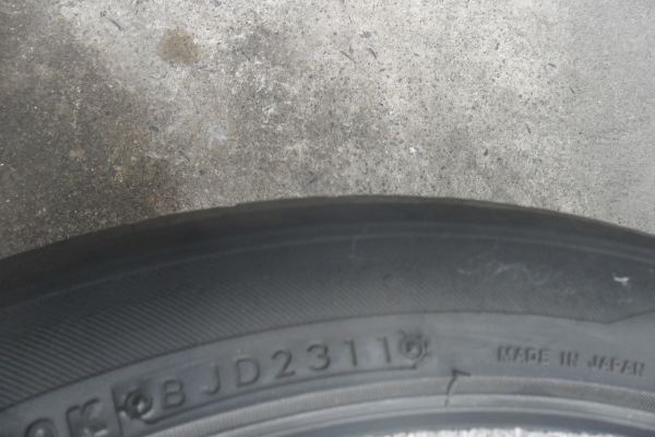 ล้อแม็ก17นิ้ว5รู100 พร้อมยาง สวยๆ 4 ล้อ ราคา 7900 บาท