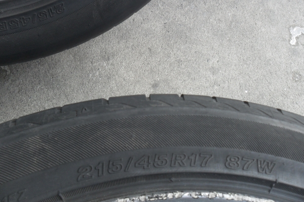 ล้อแม็ก17นิ้ว5รู100 พร้อมยาง สวยๆ 4 ล้อ ราคา 7900 บาท