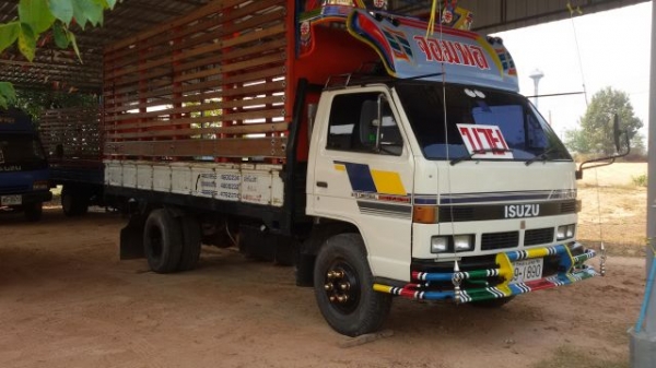 ISUZU NPR115 รถห้างแท้ รถสีเดิม เครื่องดี ขับดี ครัทซีสวย รถพร้อมใช้งาน
