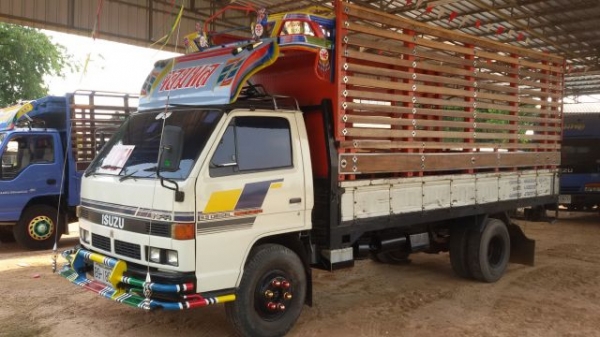 ISUZU NPR115 รถห้างแท้ รถสีเดิม เครื่องดี ขับดี ครัทซีสวย รถพร้อมใช้งาน