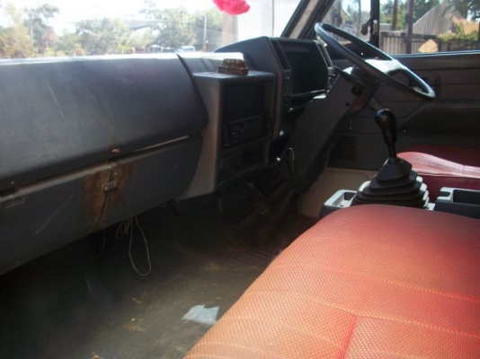 ISUZU NPR115 รถห้างแท้ รถสีเดิม เครื่องดี ขับดี ครัทซีสวย รถพร้อมใช้งาน