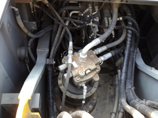 ขายรถขุดซูมิโตโม่ SH200 รุ่น 5 ‪#&lrm;SC2588‬  เอวแน่น ตีนใหญ่จ้า สภาพมุ้งมิ้งกันเลย สนใจติดต่อ ใหม่ 061-4194022