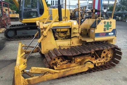 KOMATSU D20P-6 มีวินช์ลากของ