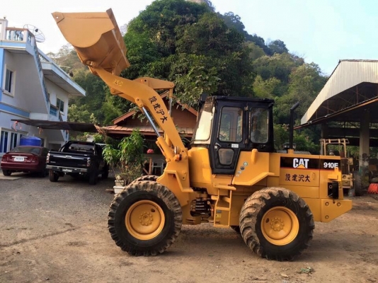 ขายรถตัก ยอดนิยม CATERPILLAR (910E)  ระบบไว เครื่องดี ทำงานเร็ว ยางสวย100\% ระบบไฟฟ้าใช้ได้ทุกจุด. รถพร้อมใช้งาน