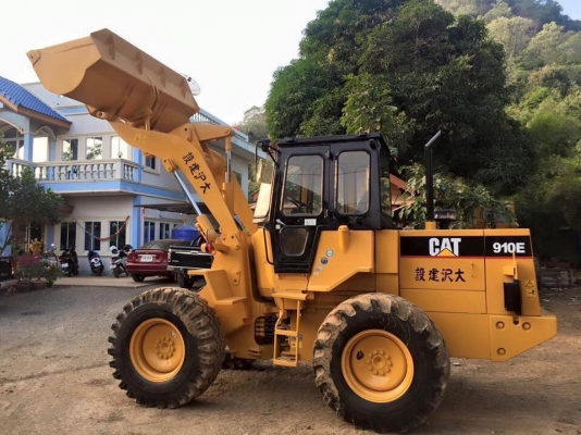 ขายรถตัก ยอดนิยม CATERPILLAR (910E)  ระบบไว เครื่องดี ทำงานเร็ว ยางสวย100\% ระบบไฟฟ้าใช้ได้ทุกจุด. รถพร้อมใช้งาน