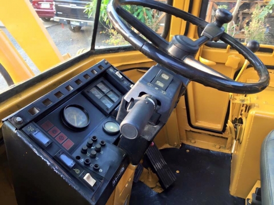 ขายรถตัก ยอดนิยม CATERPILLAR (910E)  ระบบไว เครื่องดี ทำงานเร็ว ยางสวย100\% ระบบไฟฟ้าใช้ได้ทุกจุด. รถพร้อมใช้งาน