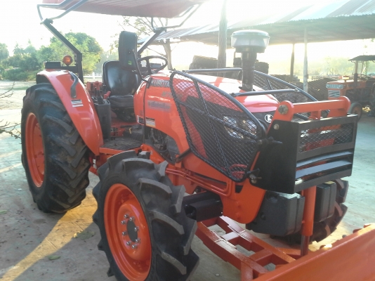 ขาย แทรกเตอร์ KUBOTA M7040 ถูกๆ สวยๆ
