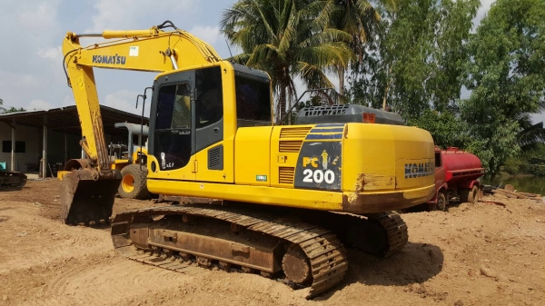 ขายด่วน KOMATSU PC200-8 โซ่ช่วงล่างเต็ม เอวแน่น เครื่องปั้มดี ไฟฟ้าครบ แอร์เย็น เอกสารเล่มทะเบียน