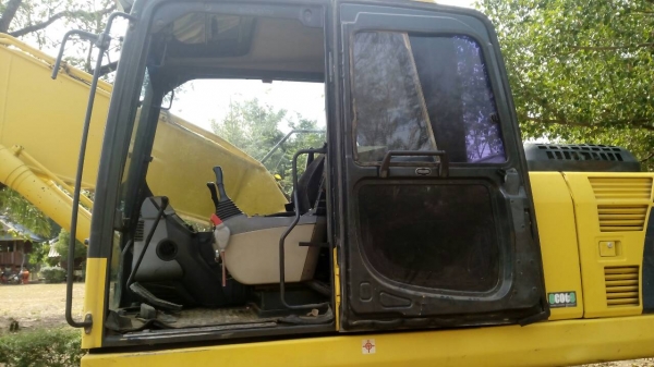 ขายด่วน KOMATSU PC200-8 โซ่ช่วงล่างเต็ม เอวแน่น เครื่องปั้มดี ไฟฟ้าครบ แอร์เย็น เอกสารเล่มทะเบียน