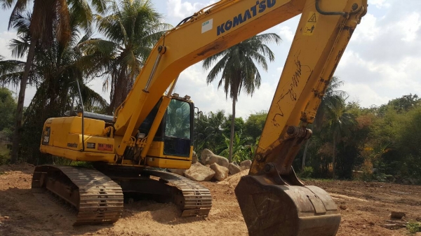 ขายด่วน KOMATSU PC200-8 โซ่ช่วงล่างเต็ม เอวแน่น เครื่องปั้มดี ไฟฟ้าครบ แอร์เย็น เอกสารเล่มทะเบียน