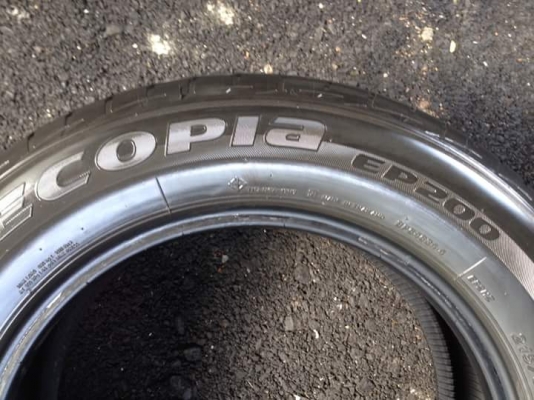 ยางBRIDGESTONE  215 60R16สัปดาห์ที่49ปี2014 ลงพื้นจริงปี2015 สภาพสวยมากๆ ดอกเยอะมากๆ ไม่มีปะ