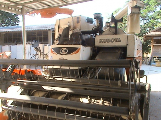 ขายรถเกี่ยวข้าว คูโบต้าDC95GM PLUS ขายรถเกี่ยวข้าว คูโบต้าDC95GM PLUS