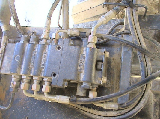 ขายรถเกี่ยวข้าว คูโบต้าDC95GM PLUS ขายรถเกี่ยวข้าว คูโบต้าDC95GM PLUS