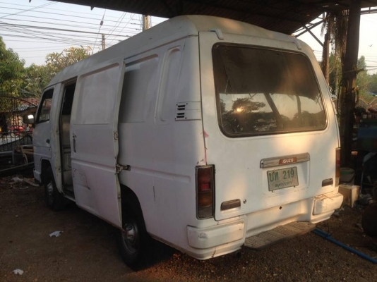 ขายรถตู้อีซูซุ  ราคา60000