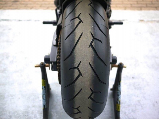 ขาย Yamaha R1 ปี 2010 พร้อมทะเบียนแท้ ของแต่งหลักแสน เครื่องยนต์สดๆ