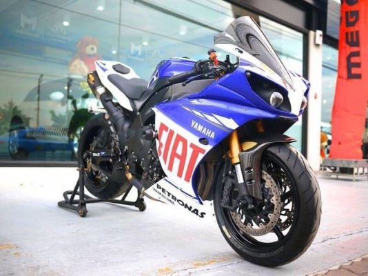 ขาย Yamaha R1 ปี 2010 พร้อมทะเบียนแท้ ของแต่งหลักแสน เครื่องยนต์สดๆ