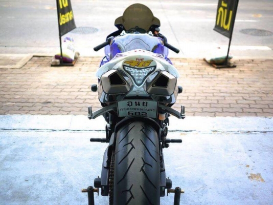 ขาย Yamaha R1 ปี 2010 พร้อมทะเบียนแท้ ของแต่งหลักแสน เครื่องยนต์สดๆ