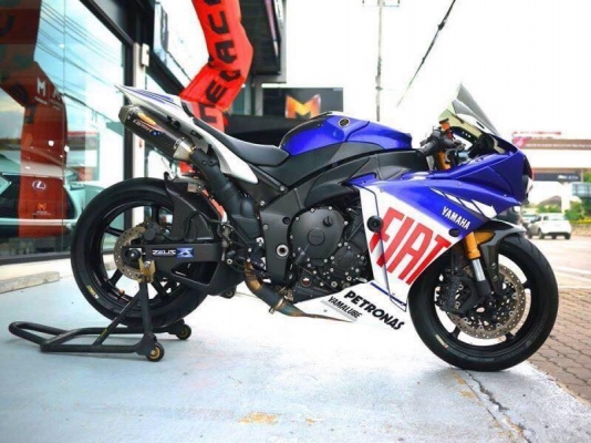 ขาย Yamaha R1 ปี 2010 พร้อมทะเบียนแท้ ของแต่งหลักแสน เครื่องยนต์สดๆ
