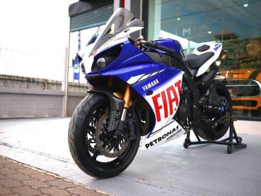 ขาย Yamaha R1 ปี 2010 พร้อมทะเบียนแท้ ของแต่งหลักแสน เครื่องยนต์สดๆ