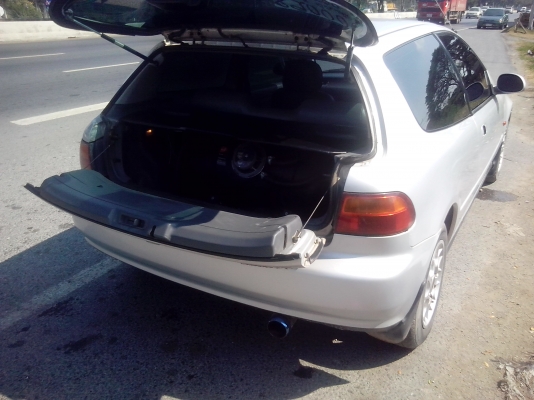 0813565258ขายสามประตูสวยเดิมๆพร้อมใช้มากขับใช้ทุกวันครับ ไม่เคยชนหน้าหลังเดิม เครื่องดีมาก แอร์เย็นฉ่ำ