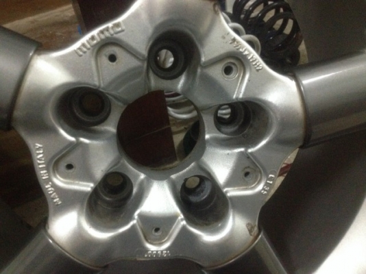 MOMO ITALY เเท้ๆ ขอบ17กว้าง7นิ้วครึ่งอ๊อฟ35 5รู120 เก่าญี่ปุ่นสีเดิมๆ