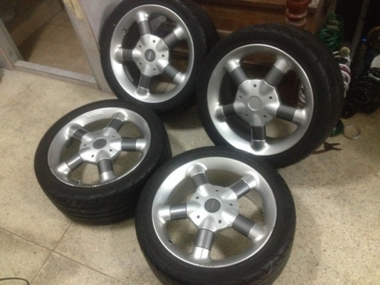 MOMO ITALY เเท้ๆ ขอบ17กว้าง7นิ้วครึ่งอ๊อฟ35 5รู120 เก่าญี่ปุ่นสีเดิมๆ