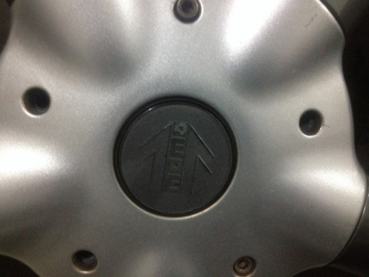 MOMO ITALY เเท้ๆ ขอบ17กว้าง7นิ้วครึ่งอ๊อฟ35 5รู120 เก่าญี่ปุ่นสีเดิมๆ