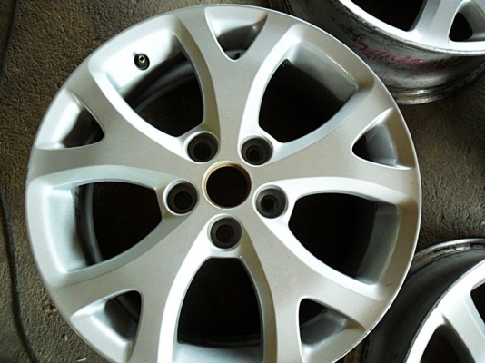 แม็กขอบ17แท้ 5รู114 สภาพดี(4วง4,800)