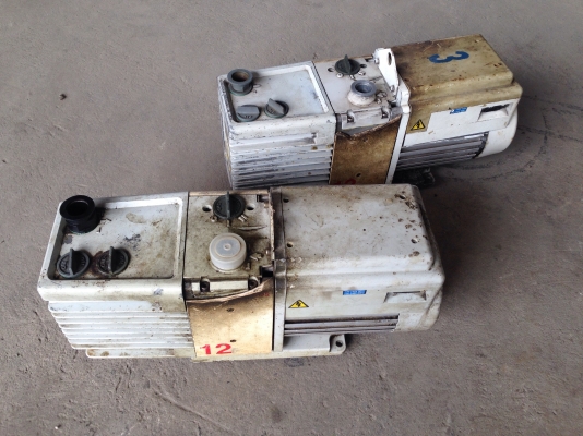 ขายปั้มแว็กกั้มสูญญากาศ EDWARDS made in England ขนาด 3/5HP. 220V ไฟบ้าน สภาพดี พร้อมใช้งาน มี 2 ตัวครับ